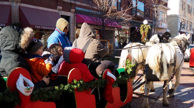 A mini getaway in Oak Park, IL. Christmas in full swing with Home for the Holidays.